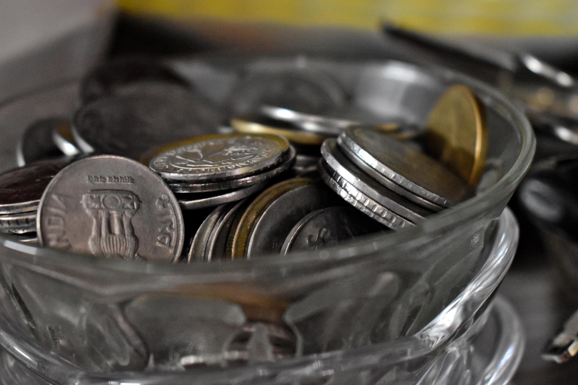 Why Is the Indian Rupee Weakening Despite a Falling Dollar? Here Is What RBI Says