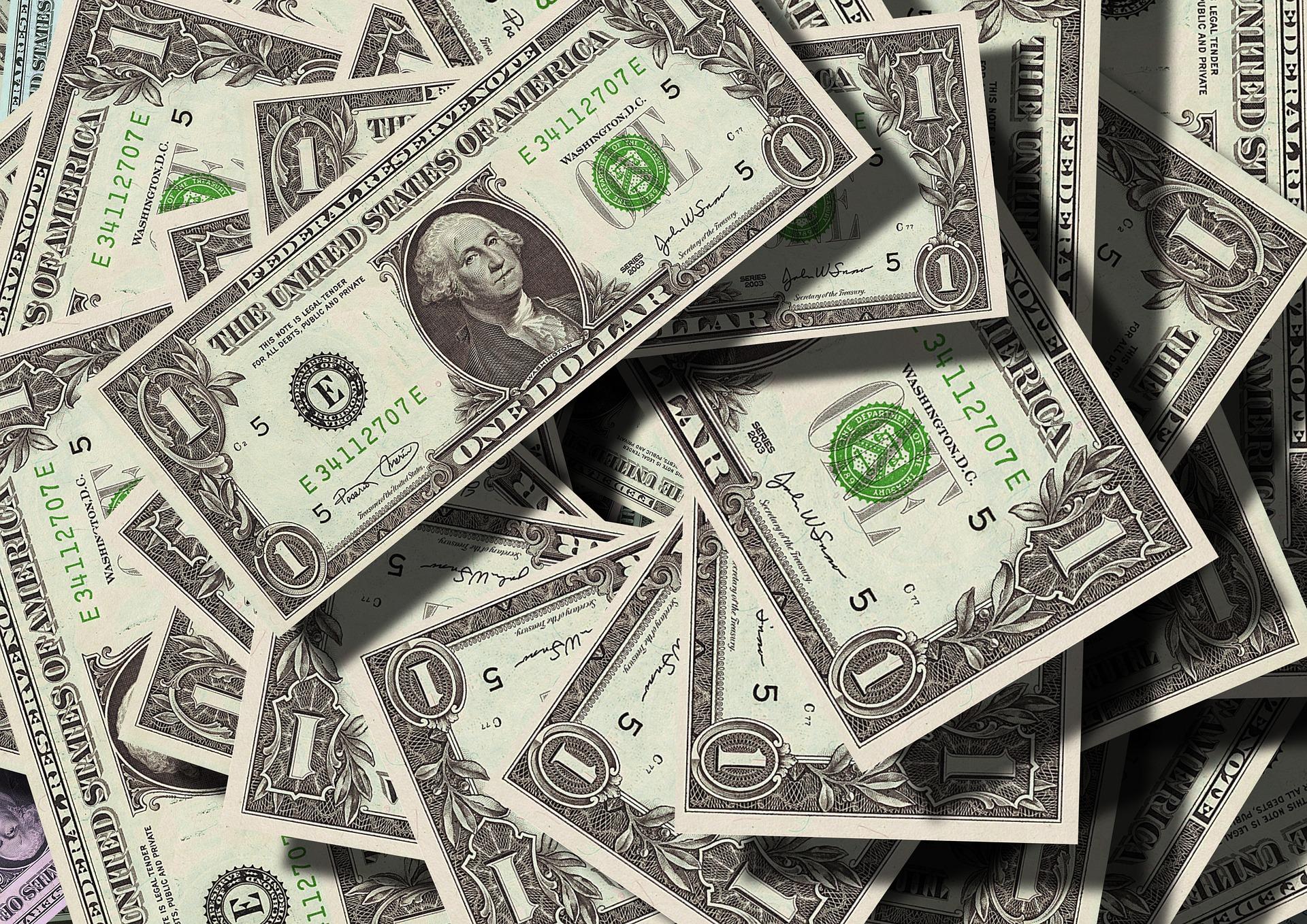 NRI Deposits Reach 11-Year High: Which Banks Will Benefit the Most?
