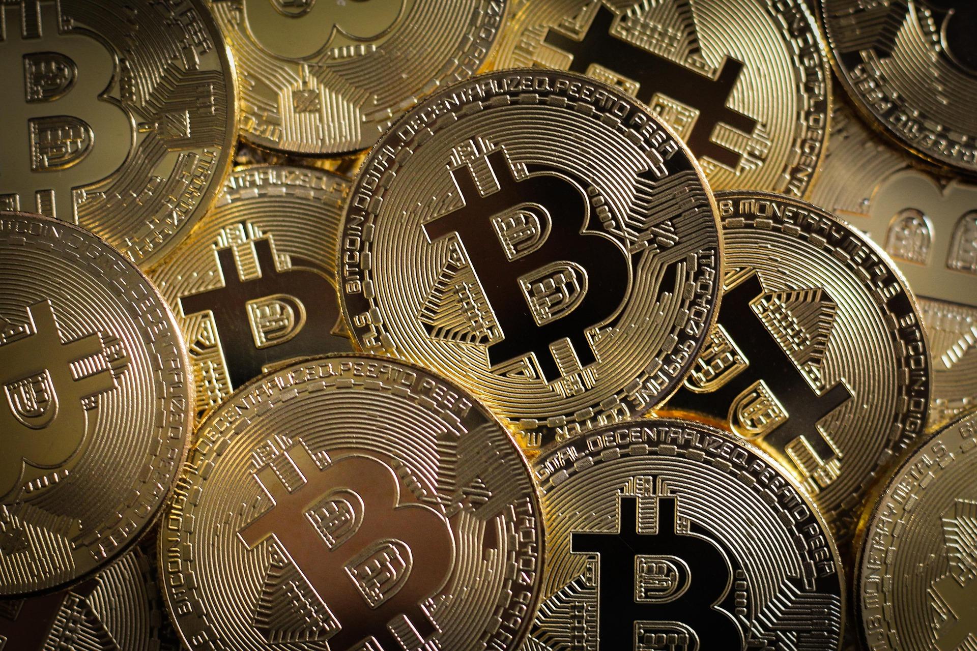 Crypto Market Trends: Altcoin Rally, Solana Surge, Trump Token Event & Bitcoin Forecast – April 19, 2025