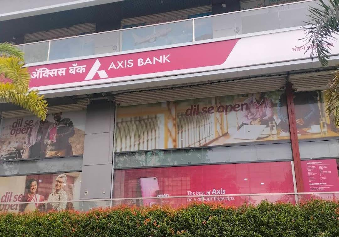 Axis Bank Q4 Net Profit Slightly Dipped To ₹7,117 Crore;NII Rises by 5.5% YoY To ₹13,810 Crore