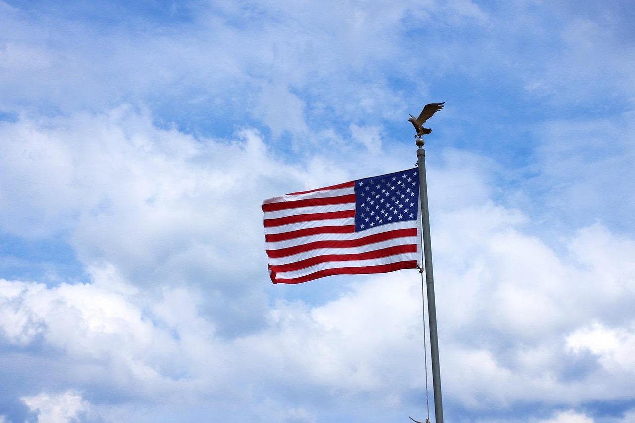 US GDP Growth Expectations Are Crashing While Yields Surge — A Warning Sign for Markets?